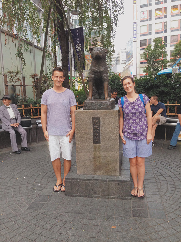 Ellen & Manuel visiting the Hachikō statue in Tokyo in September, 2013.