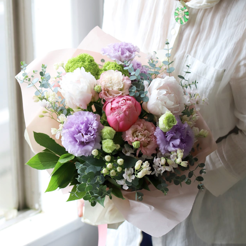 咲いていく芍薬の特別なブーケ